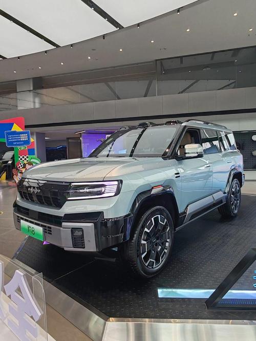 佛山252比亚迪方程豹硬派越野的爆款，英菲尼迪35周年与你共成长